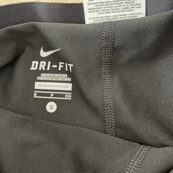 NIKE running shorts - Picture 5 of 7